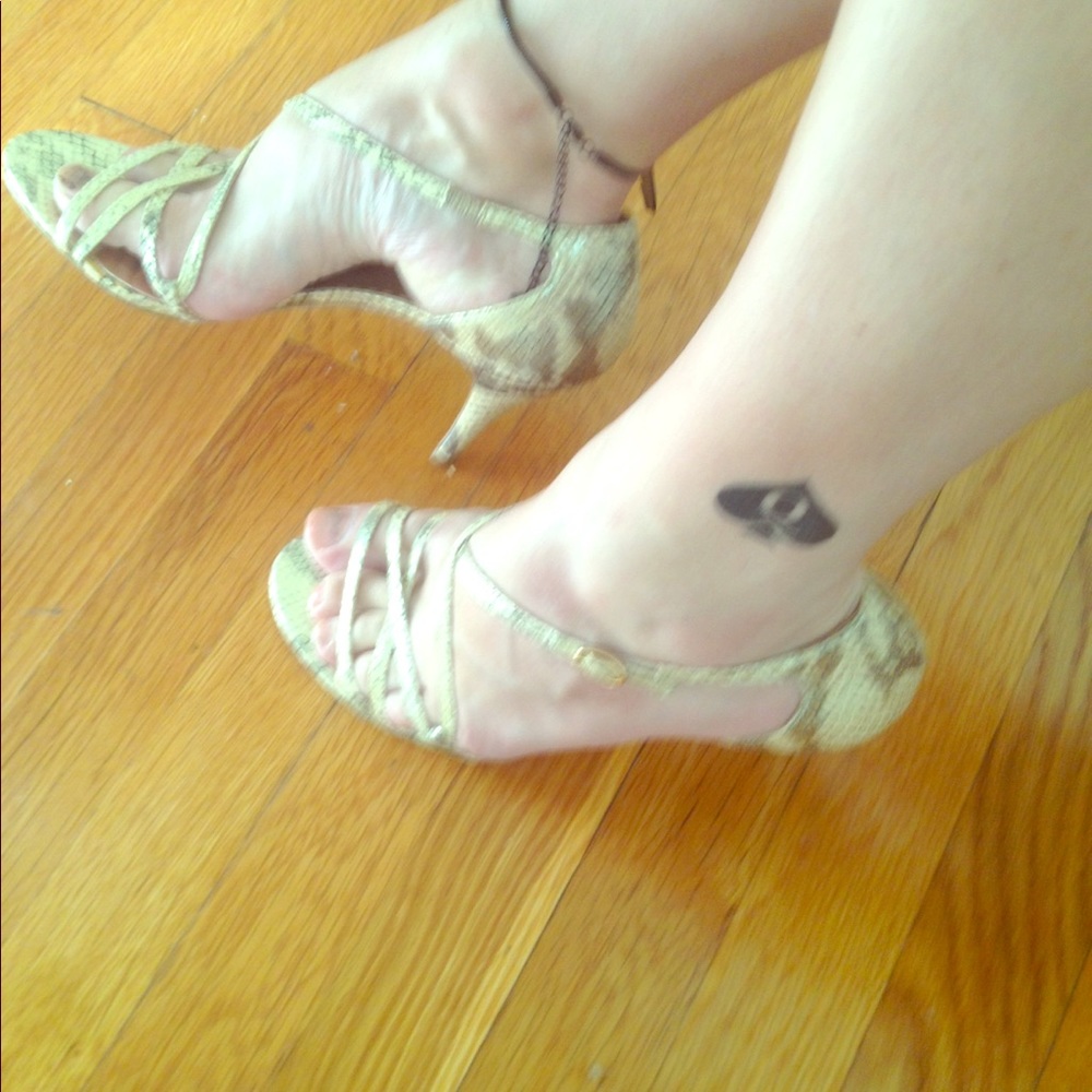 Well-worn high heels, ladies size 10 👠♠️used pair